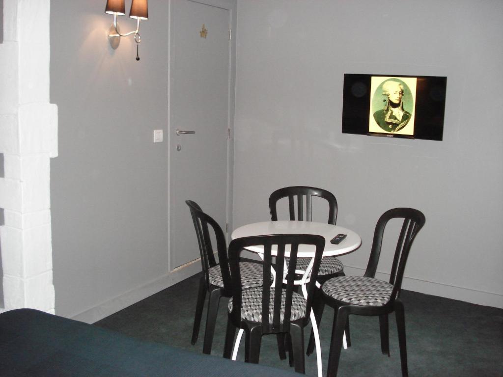 Hotel La Fayette Rochefort Pokoj fotografie